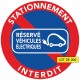Stationnement interdit sur borne de recharge électrique