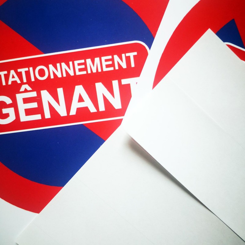 30 étiquettes STATIONNEMENT GENANT pour véhicule mal garé - Format 50 x 100  mm - Stickers autocollant : : Auto et moto