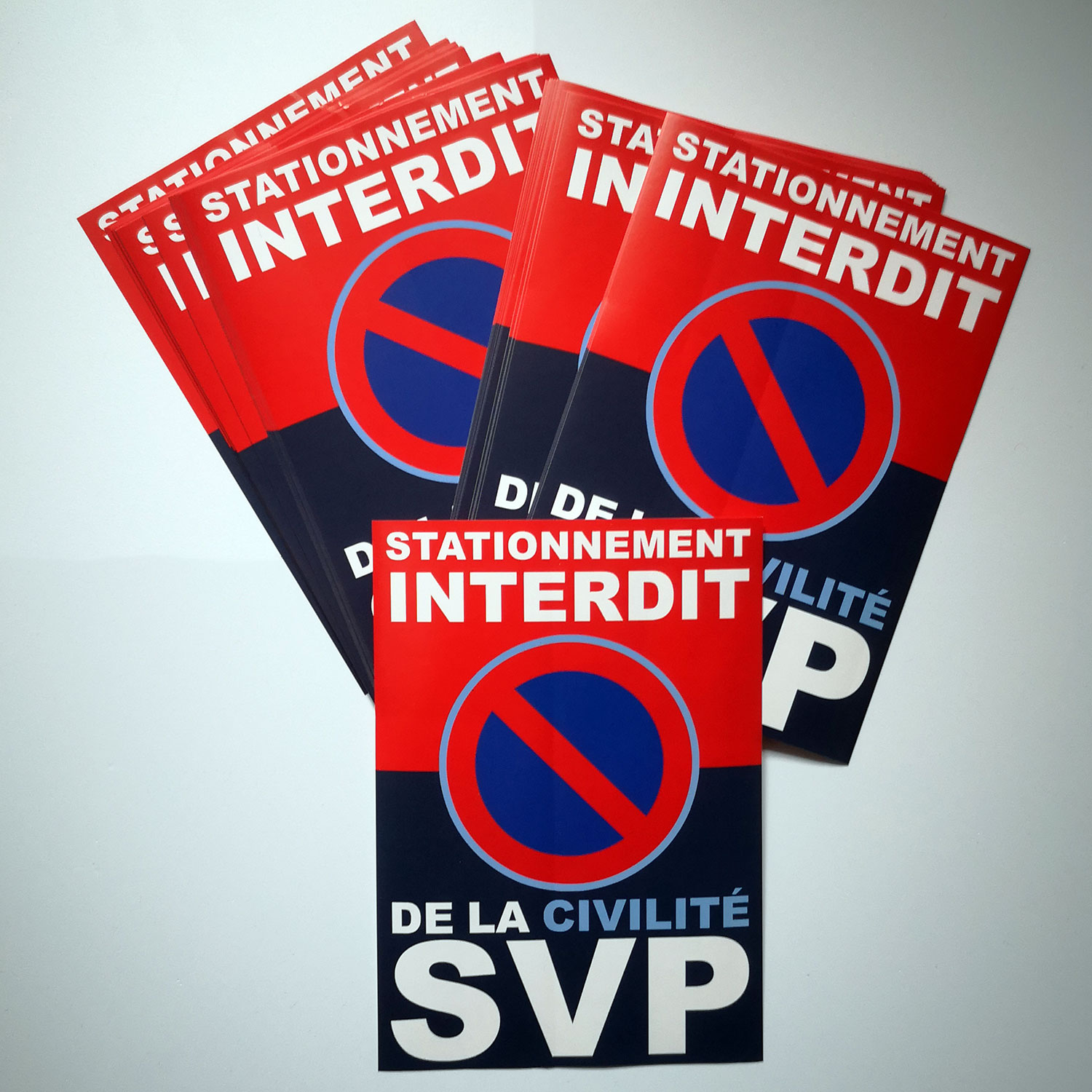 autocollants de stationnement interdit. Lutte contre l'incivilité