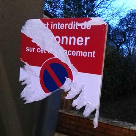 Autocollant parking privé « Stationner ici est interdit », vue 2