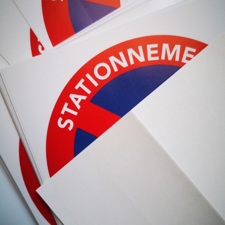 Autocollant « Stationnement interdit sur cet emplacement », grand format A5, vue 2